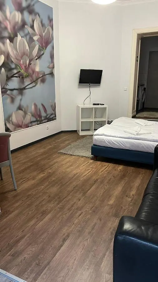 Albert Rooms Берлин 0*,